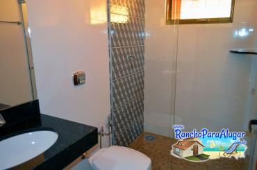 Rancho Araújo para Alugar em Miguelopolis - Banheiro das Suites