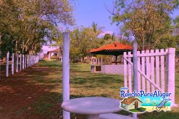 Rancho Alvorada para Alugar em Miguelopolis - Mesinhas as Margens do Rio