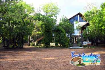 Rancho Santa Felicidade para Alugar em Rifaina - A Casa