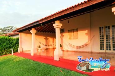 Rancho Alameda das Orquídeas II para Alugar em Miguelopolis - Varanda da Casa