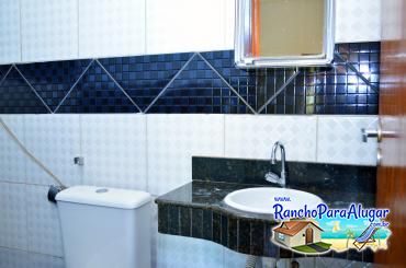 Rancho São Miguel À Venda em Miguelopolis - Banheiro da Suite 1