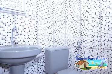 Rancho São Miguel À Venda em Miguelopolis - Banheiro da Suite 2