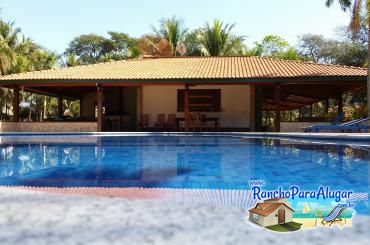 Rancho.bandeirante para Alugar em Miguelopolis - Outra Visão da Piscina de 70 Mil Litros (Azulejada)