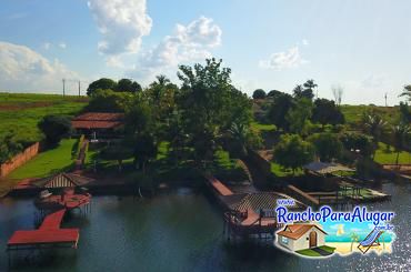 Rancho Barbosa 2 para Alugar em Miguelopolis - Vista do Rio para o Rancho