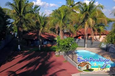 Rancho Barbosa 2 para Alugar em Miguelopolis - Piscina com Grade de Segurança