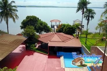 Rancho do Pedro para Alugar em Miguelopolis - Estacionamento Interno