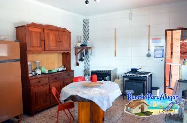 Rancho Tropical para Alugar em Miguelopolis - Cozinha