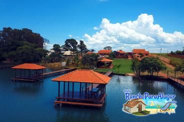 Rancho Tropical para Alugar em Miguelopolis - Vista do Rio para o Rancho