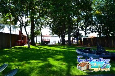 Rancho Solarium 1 para Alugar em Miguelopolis - Vista da Piscina para o Rio