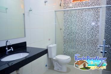 Rancho Solarium 2 para Alugar em Miguelopolis - Banheiro das Suites