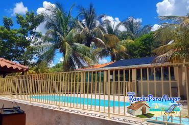 Rancho do Deoclides para Alugar em Miguelopolis - Vista da Piscina para a Varanda