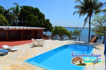 Rancho do Rubens para Alugar em Miguelopolis - Piscina ao Lado do Quiosque