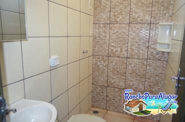 Rancho Giroldo 3 para Alugar em Miguelopolis - Banheiro das Suites 2 a 5