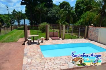 Rancho Aqui é Meu Lugar para Alugar em Miguelopolis - Piscina