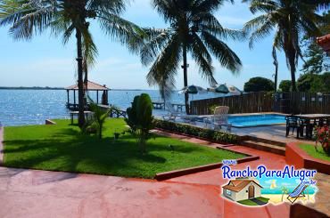 Rancho Aurora para Alugar em Miguelopolis - Piscina ao Lado da Varanda