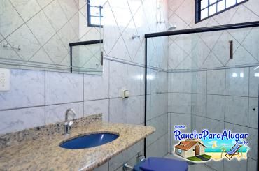 Rancho Aurora para Alugar em Miguelopolis - Banheiro da Suite 4