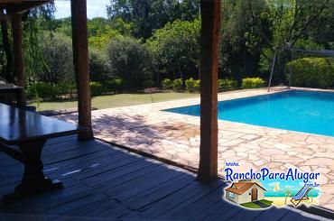 Rancho Fazendinha para Alugar em Rifaina - Vista do Quiosque para a Piscina