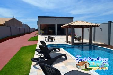 Rancho Top 10 para Alugar em Miguelopolis - Vista da Piscina para a Varanda