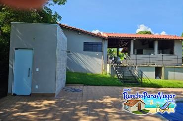 Rancho Delfinópolis para Alugar em Delfinopolis - Vista da Piscina para o Rancho