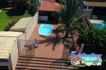 Rancho Show Barbosa 2 para Alugar em Miguelopolis - Piscina ao Lado da Área Gourmet