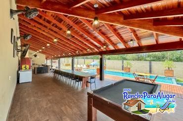 Rancho Recanto das Palmeiras 2 para Alugar em Miguelopolis - Varanda com Área Gourmet