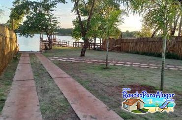 Rancho Recanto das Palmeiras 2 para Alugar em Miguelopolis - Vista da Piscina para o Píer