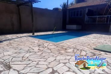 Rancho Recanto Dorotheo para Alugar em Miguelopolis - Vista da Piscina para a Varanda
