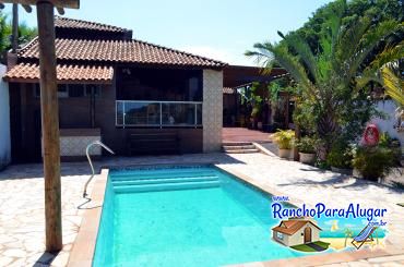 Rancho Recanto Dorotheo para Alugar em Miguelopolis - Vista da Piscina para a Varanda