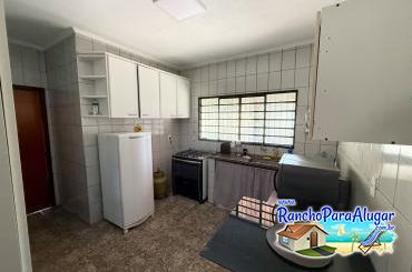 Rancho Só Encanto para Alugar em Ibiraci - Cozinha