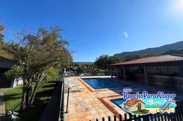 Rancho Só Encanto para Alugar em Ibiraci - Piscinas ao Lado da Varanda