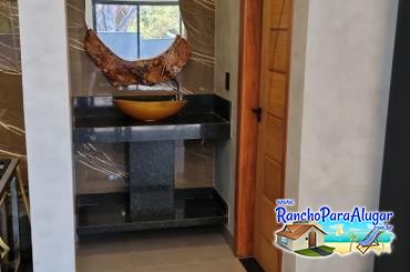 Rancho Camarote para Alugar em Miguelopolis - Banheiro Social