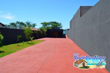 Rancho Gold para Alugar em Miguelopolis - Estacionamento Interno