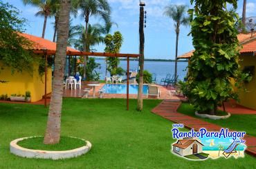 Rancho Recreio 2 para Alugar em Miguelopolis - Vista da Casa para a Piscina