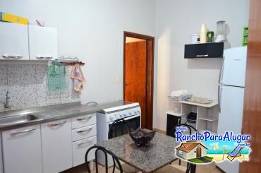 Rancho Aroeira para Alugar em Miguelopolis - Cozinha