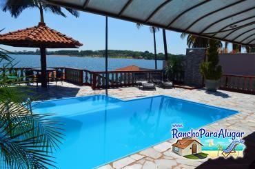 Rancho Meirival 2 para Alugar em Miguelopolis - Piscina