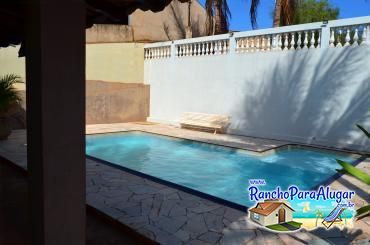 Rancho Castelinho para Alugar em Miguelopolis - Vista da Varanda para a Piscina