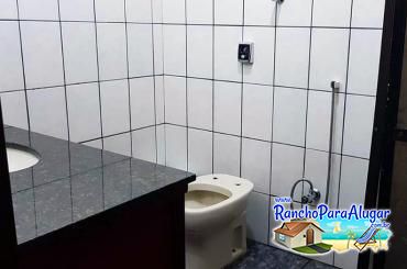 Rancho da Solange para Alugar em Miguelopolis - Banheiro da Casa