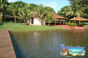 Rancho do Peixe - Pacu para Alugar em Miguelopolis - Vista do Píer Para o Rancho