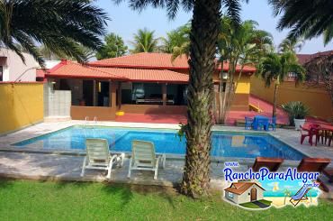 Rancho Du Gordo para Alugar em Miguelopolis - Vista da Piscina para a Varanda