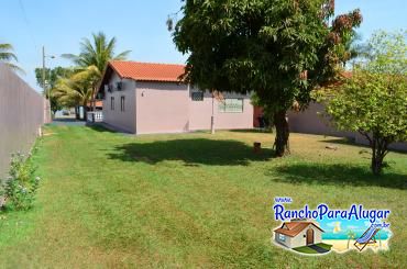 Rancho Gambi para Alugar em Miguelopolis - Estacionamento Interno