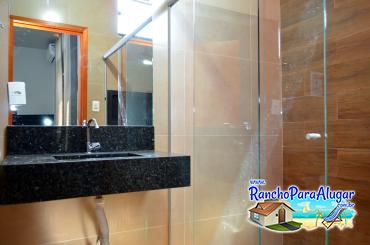 Rancho Gambi para Alugar em Miguelopolis - Banheiro da Suite 1