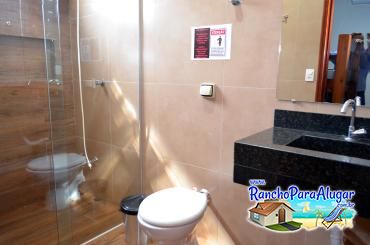 Rancho Gambi para Alugar em Miguelopolis - Banheiro da Suite 4