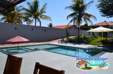 Rancho Oliveira para Alugar em Miguelopolis - Vista da Área Gourmet para a Piscina